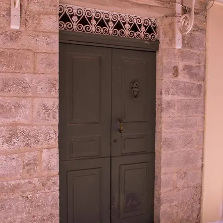 Beautiful Traditional - πανέμορφο παραδοσιακό αρχοντικό Holiday home *