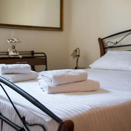 Beautiful Traditional - πανέμορφο παραδοσιακό αρχοντικό Holiday home