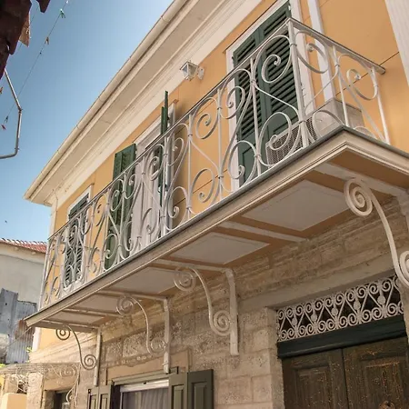 Beautiful Traditional - πανέμορφο παραδοσιακό αρχοντικό