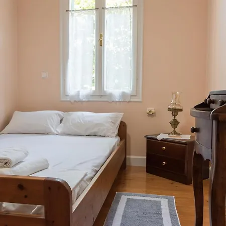 Beautiful Traditional - πανέμορφο παραδοσιακό αρχοντικό Holiday home Lefkada City
